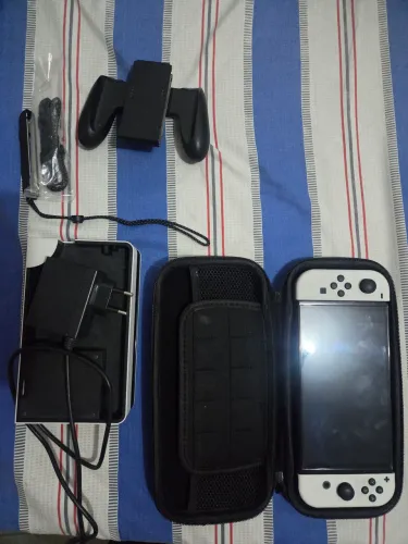Nintendo switch oled zerado
