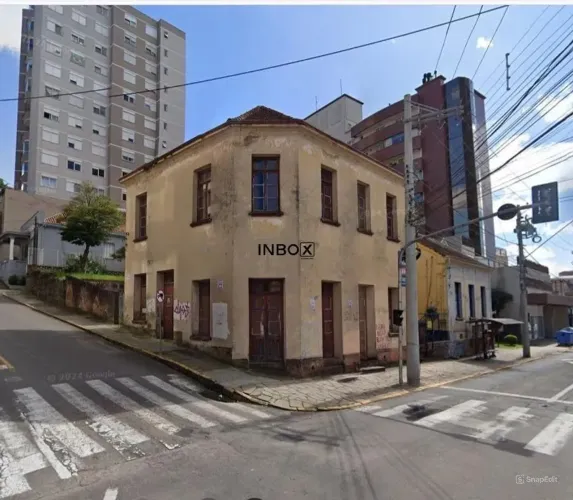 ESQUINA À VENDA NO CENTRO DE BENTO GONÇALVES