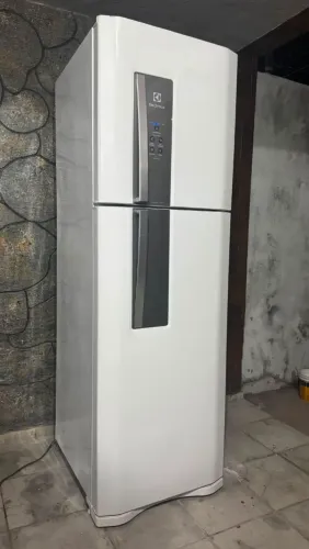 Geladeira Eletrolux toda original modelo novo