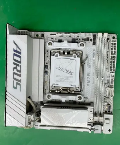 Aorus Pro Ice X870I