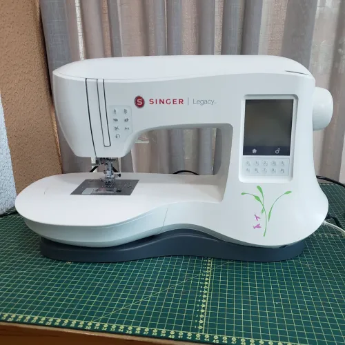 Máquina de Costura Eletrônica