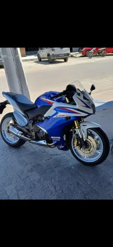Honda CBR 600f, ano 2013/2013,toda original.