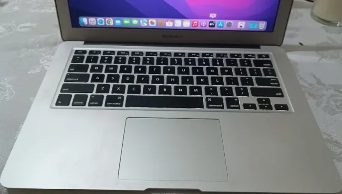 macbook air 7,2 intel core i5 dual core 8gb 256gb 13" Prateado em excelente estado