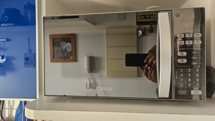 Micro-ondas Consul 20 Litros Cor Inox Espelhado com Função Descongelar - CM020BF