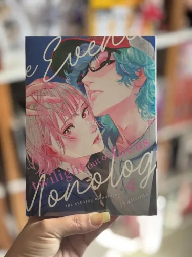 Manga Twilight Out of Focus 4: The Evening Monologues (Edição em Inglês)(LACRADO)
