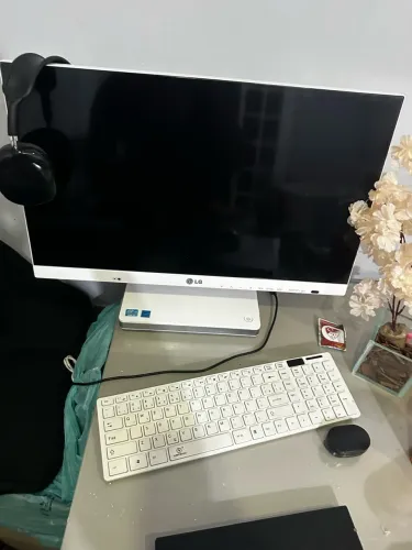 LG All in One v320 Windows 8
