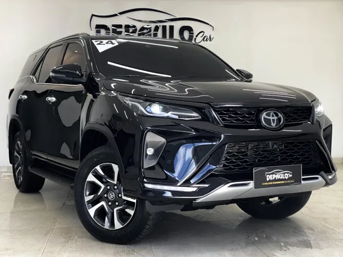 Toyota Hilux SW4 SRX Plat. 4X4 2.8 TB Die. Aut. 2024