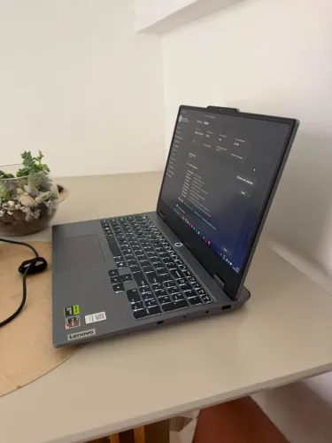 Notebook Lenovo LOQ 15ARP9 Gamer (Garantia de 10 meses)