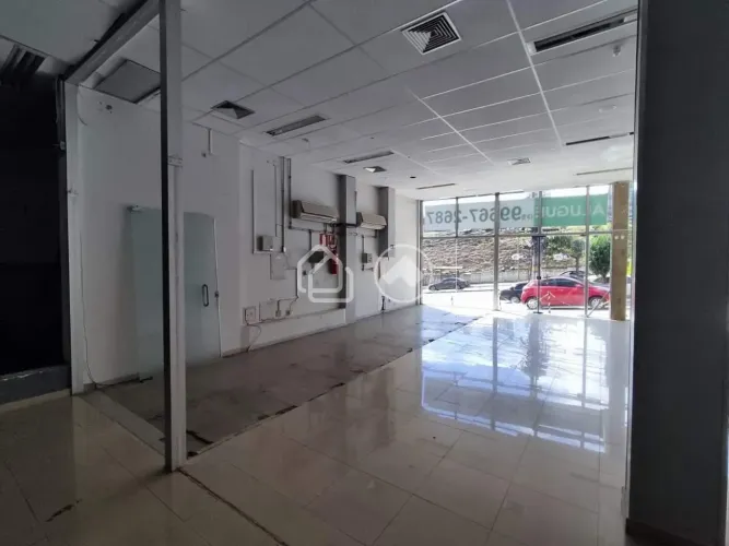 Loja Espaçosa na Av. Barão Homem de Belo - Belo Horizonte