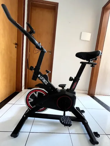 Bicicleta Ergométrica Spinning com Painel e Suporte