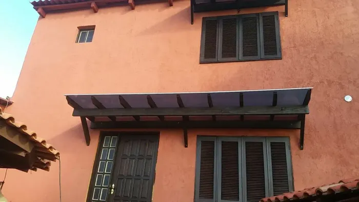 Vende-se casa com piscina