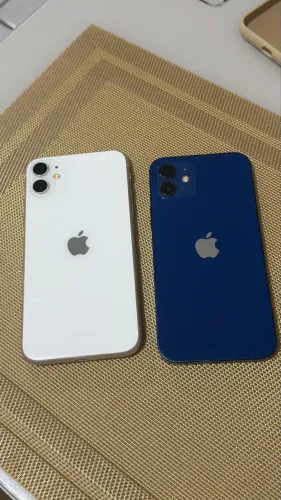 2 iPhones / 12 azul 256 gb e 11 branco 128 gb