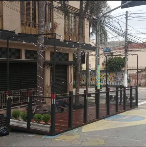 Parklet / Deck de Madeira para Bar ou Restaurante - Pronto para Instalação