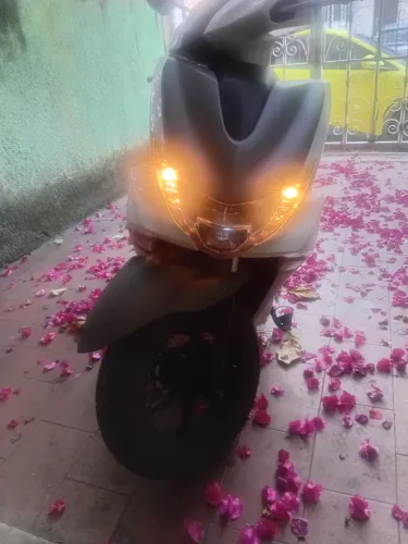 Yamaha Fluo 125 de garagem