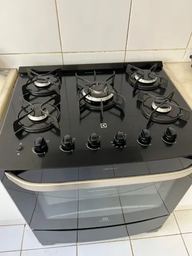 Fogão de Piso Electrolux 5 Bocas Automático com Mesa de Vidro Tripla Chama (76GS) - Bivolt