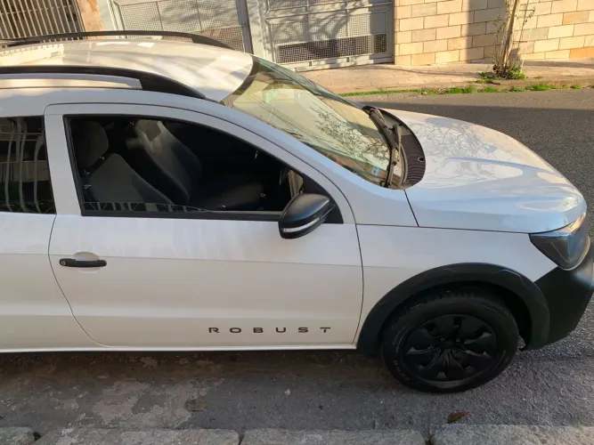 Volkswagen Saveiro Robust 1.6 Total Flex 16V CD 2024