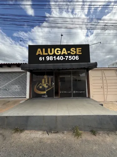Espaço de  10m quadrados com banheiro 