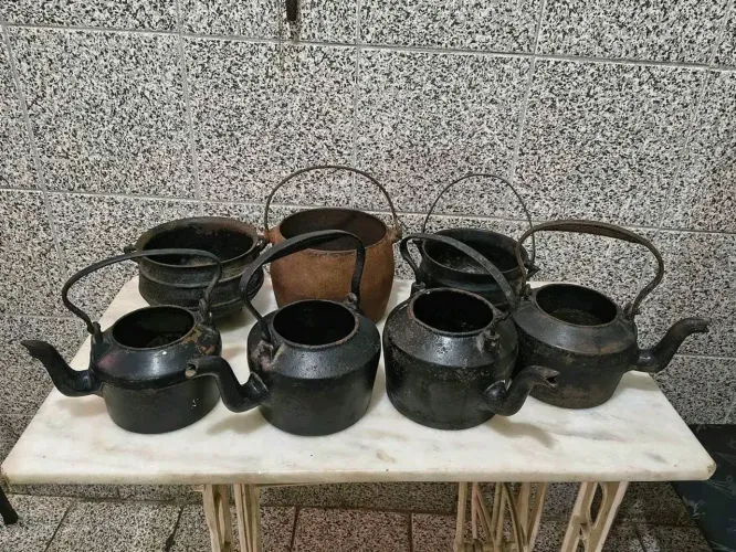 Vendo chaleiras de ferro 50 reais cada