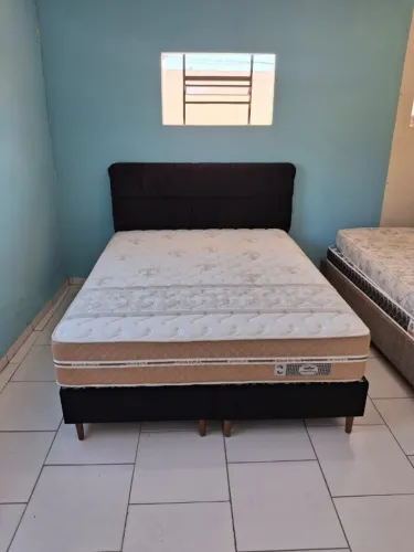 Cama Queen usada completa