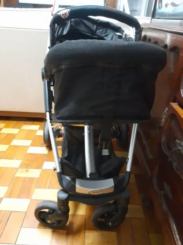 Carinho de bebe com Moisés kiddo