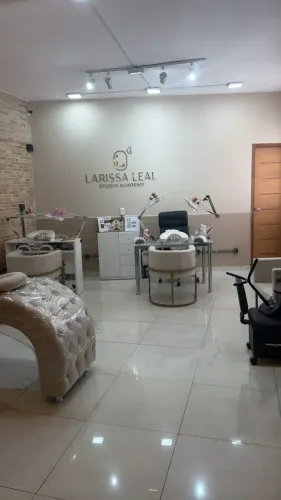 Vendo Sala comercial de 50m² no Coração de Nova Iguaçu, á 100 metros da estação