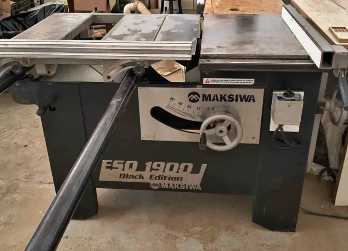Vendo esquadrejadeira maksiwa 1900i
