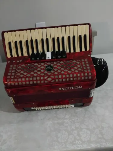 Acordeon Maestrina 80 baixos