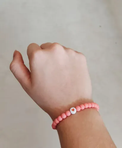 5 pulseiras feito a mão