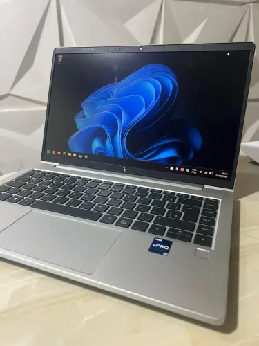 HP ELITEBOOK 640 G9 ? i7 12ª GERAÇÃO | SSD 480GB | WINDOWS 11 PRO | SEMINOVO