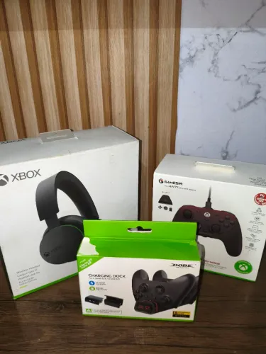 Xbox Séries S 360gb+1 controle e carregador portátil, controle Gamesir G7 pro e fone Xbox