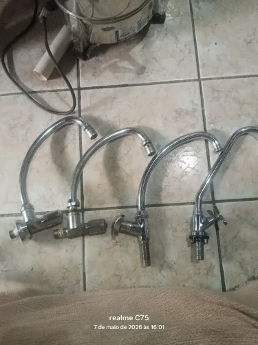 4 torneira de inox