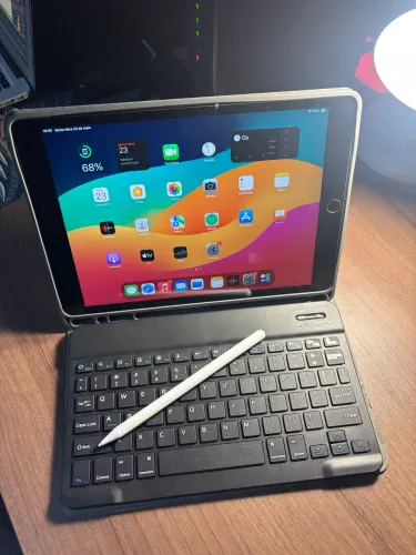 iPad 8 32gb com teclado e caneta 