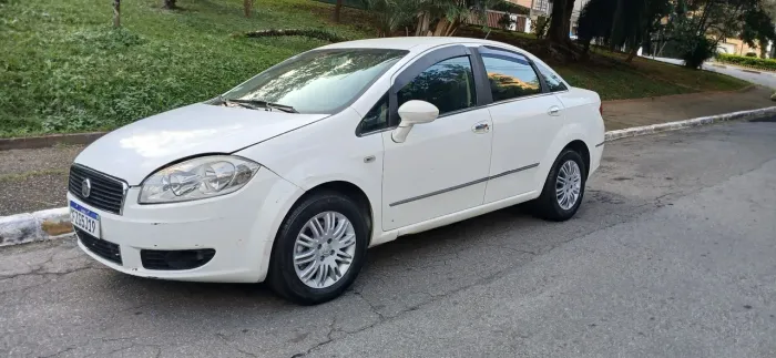 Fiat Linea Essence 1.8 Flex 16V 4P 2015