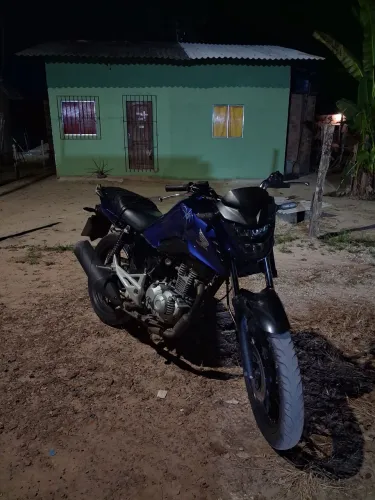 Fan 160 troco em carro