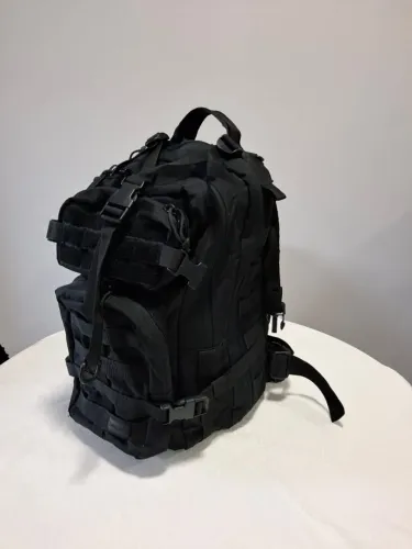 Mochila Invictus Muito Nova!! 35 litros (entrega no shopping CASTANHEIRA)