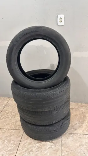 PNEUS MICHELIN R17 215\55 94v