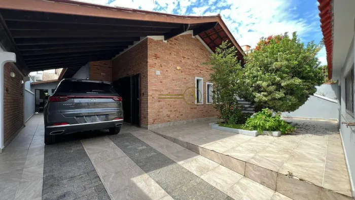 CASA TÉRREA 4 DORMITÓRIOS PISCINA CHURRASQUEIRA FORNO PIZZA LADO PRAIA
