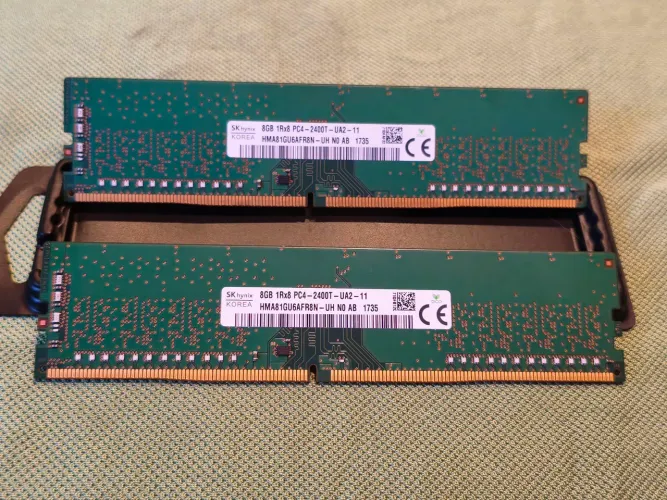Pentes Memória RAM 16GB (2x8GB) DDR4 2400MHz