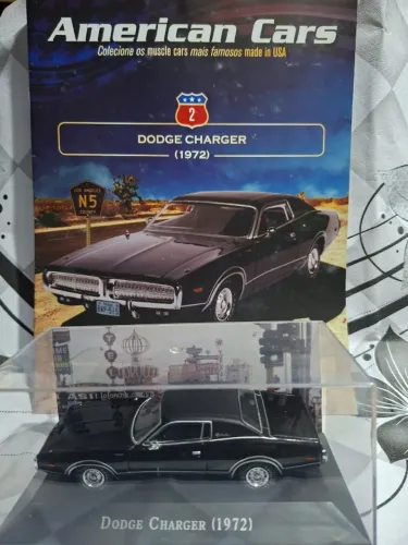 Miniatura Dodge Charger 1972 1/43 edição colecionador