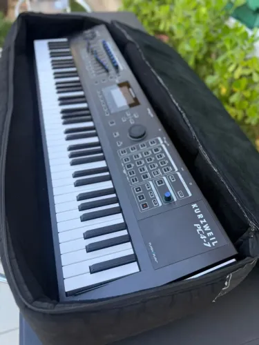 Teclado KURZWEIL PC4-7 