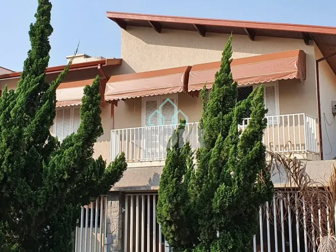 Sobrado com 3 dormitórios à venda, 230 m² por R$ 950.000,00 - Independência - Taubaté/SP