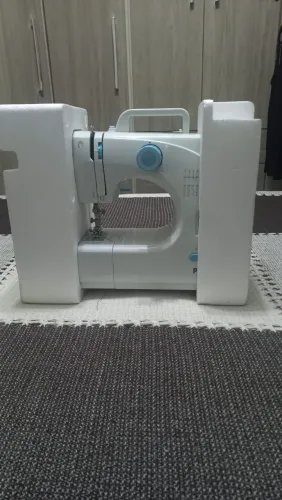 Máquina de Costura Portátil Philco PMC16BP Bivolt