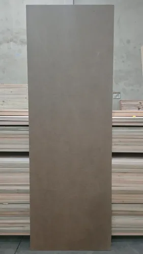 Porta de madeira para uso interno