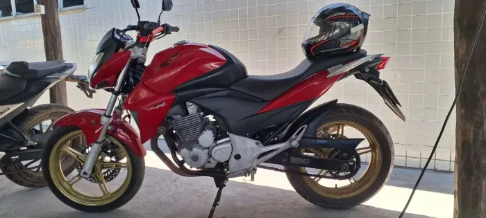 VENDO MOTO CB 300 2015