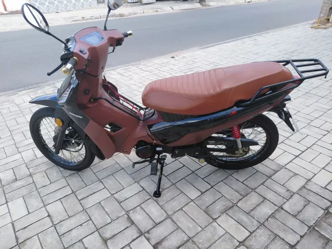 Vende se unha linda moto