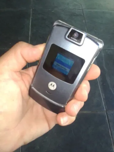 Motorola V3