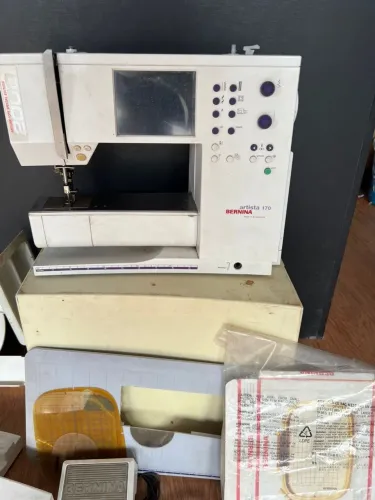 Máquina de costura Bernina Artista 170