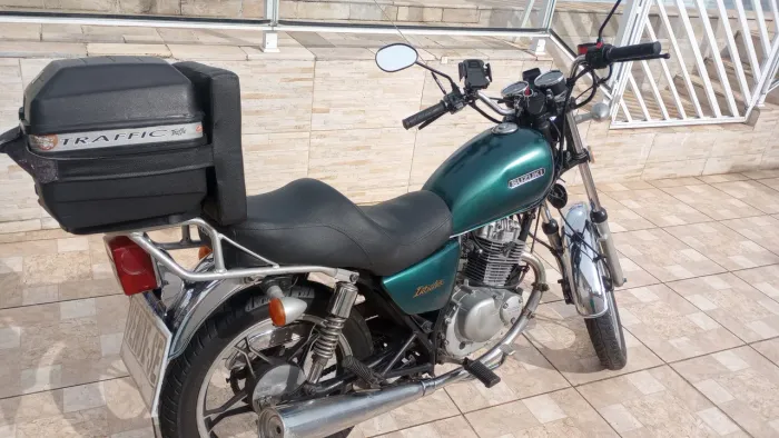 Vende-se moto Suzuki Intruder 125