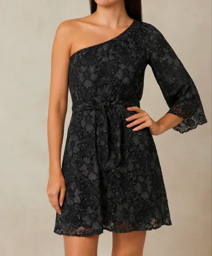 Vestido de renda preto