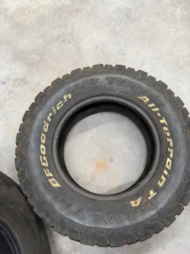 Pneus 245/70/16 marca Bfgoodrich